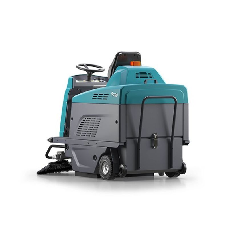 Tennant S780 Compact Ride-On Floor Sweeper side view on the back